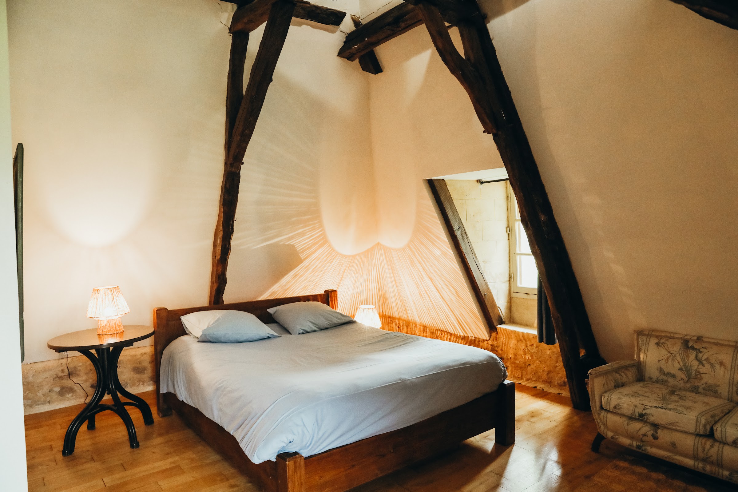 Chambre en alcôve habillée de bois